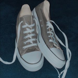 NWOT converse shoes